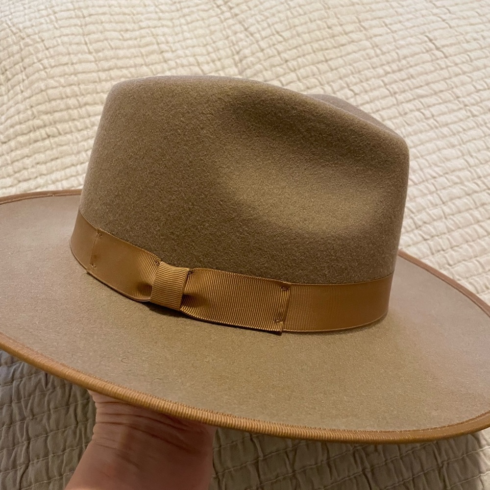 NWOT Gigi Pip Monroe hat in brown